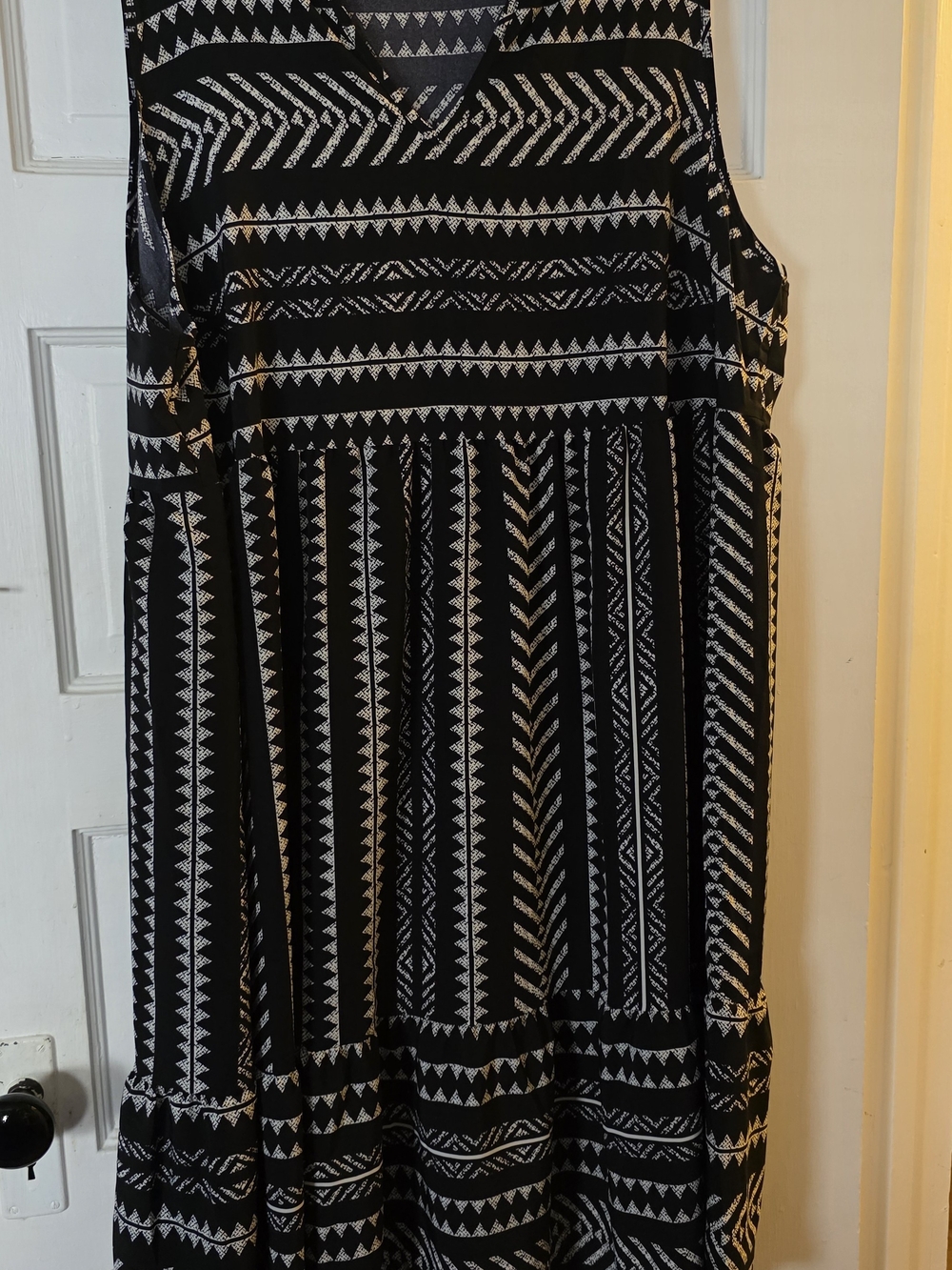 BloomChic Black & White A-Line Tank Geometric Print Mid dress